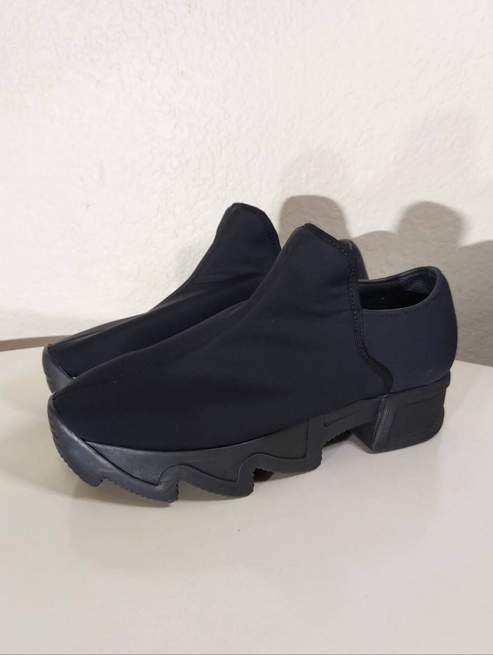 iRi Designed In New York Wes Black Neoprene Low Top Sneaker Women's Size 36.5